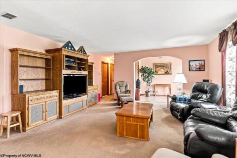 71 Greenwood Drive Aurora WV 26705