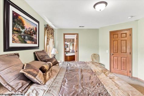 71 Greenwood Drive Aurora WV 26705