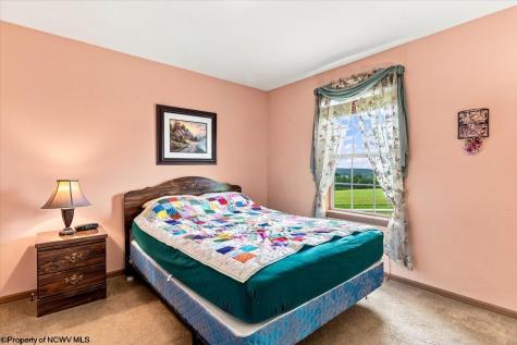 71 Greenwood Drive Aurora WV 26705