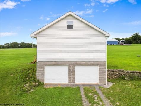 71 Greenwood Drive Aurora WV 26705