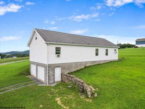 71 Greenwood Drive Aurora WV 26705