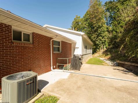 114 Woodlyn Drive Weston WV 26452