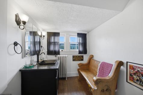 517 Stanley Avenue Clarksburg WV 26301