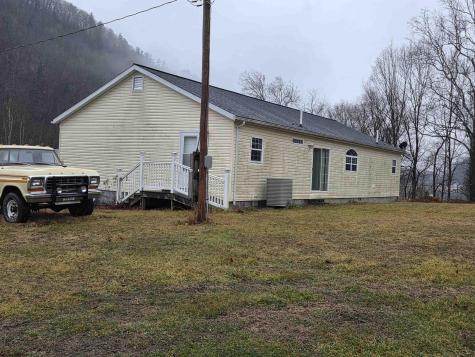 60 Annie Lane Circleville WV 26804