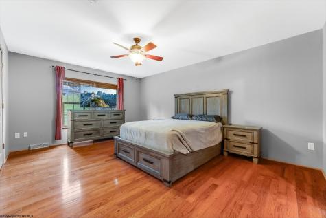 1252 Monumental Road Fairmont WV 26554