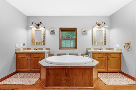 1252 Monumental Road Fairmont WV 26554