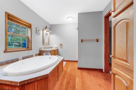 1252 Monumental Road Fairmont WV 26554