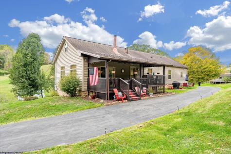 1252 Monumental Road Fairmont WV 26554