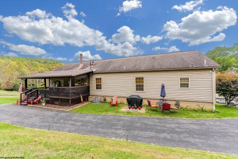 1252 Monumental Road Fairmont WV 26554