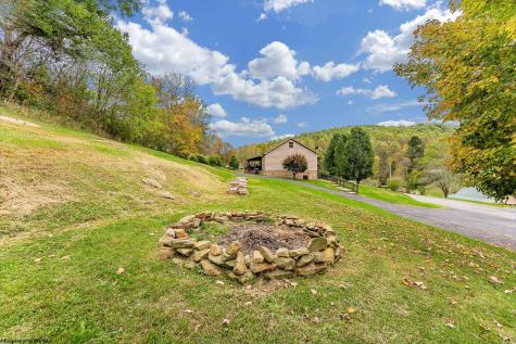 1252 Monumental Road Fairmont WV 26554