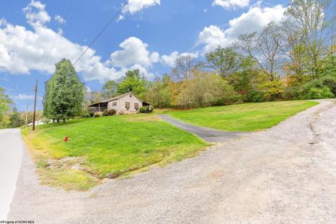 1252 Monumental Road Fairmont WV 26554