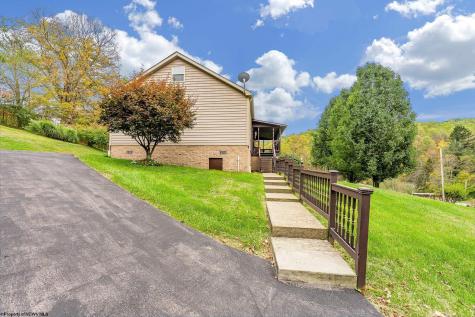 1252 Monumental Road Fairmont WV 26554