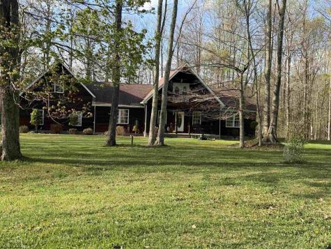 54 Deerbrook Lane Belington WV 26250