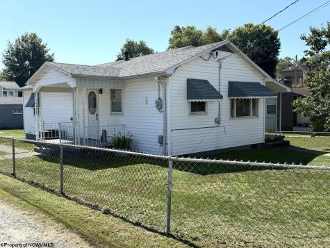 1523 N 16th Street Clarksburg WV 26301