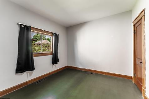 913 Fleming Avenue Fairmont WV 26554