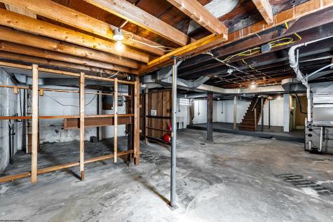 913 Fleming Avenue Fairmont WV 26554