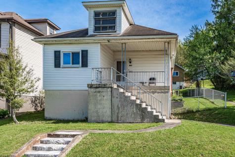 913 Fleming Avenue Fairmont WV 26554