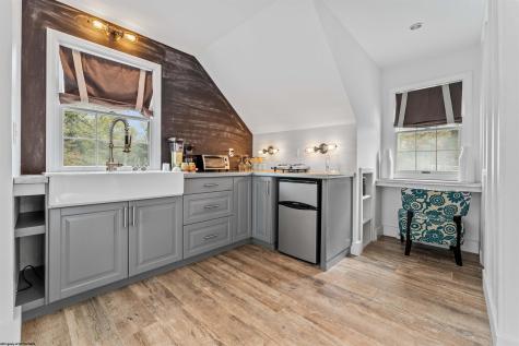 5 Maple Avenue Morgantown WV 26501