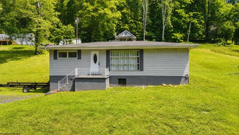 635 Boyce Road Grafton WV 26345