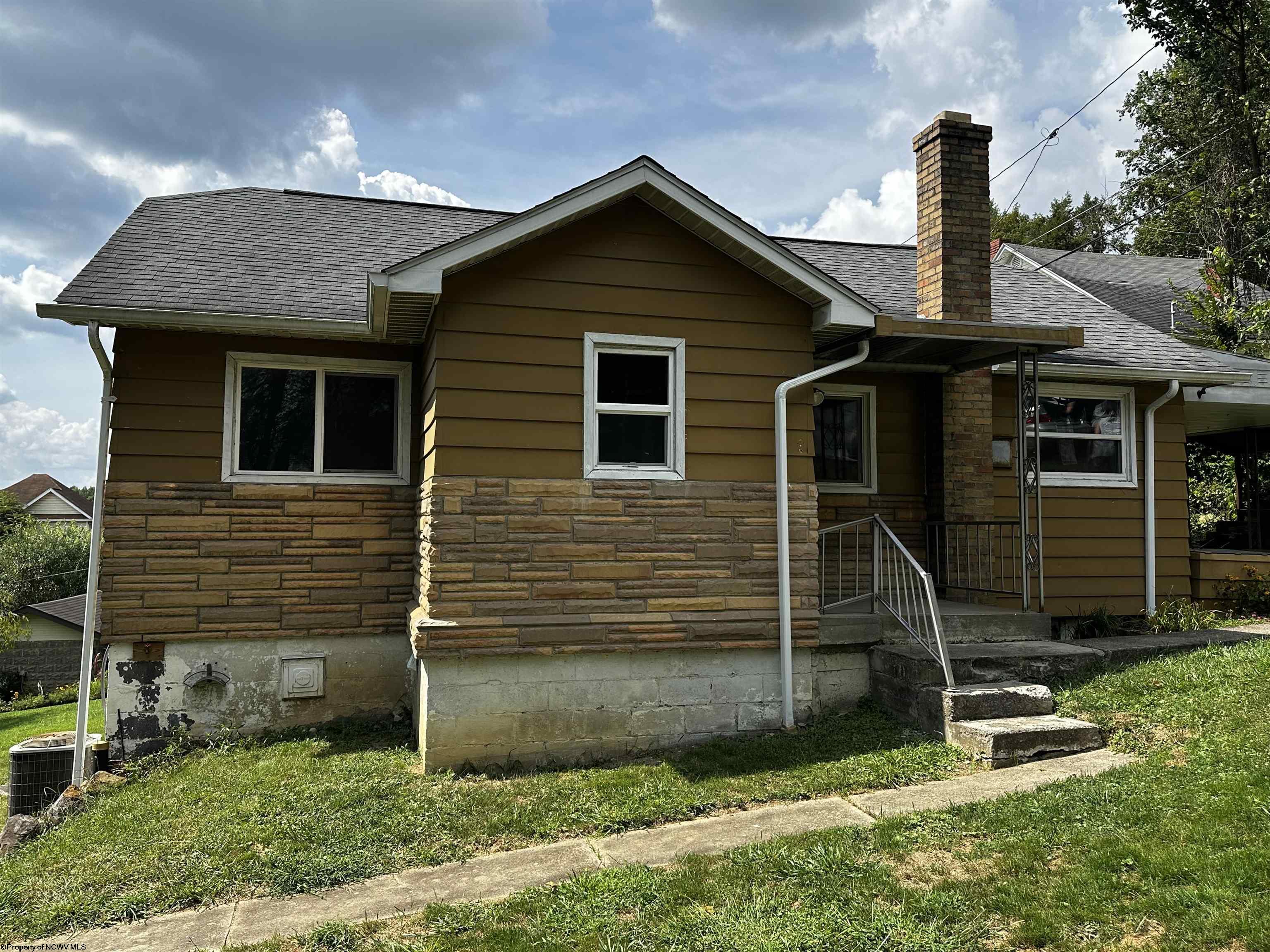 913 Fleming Avenue Fairmont WV 26554