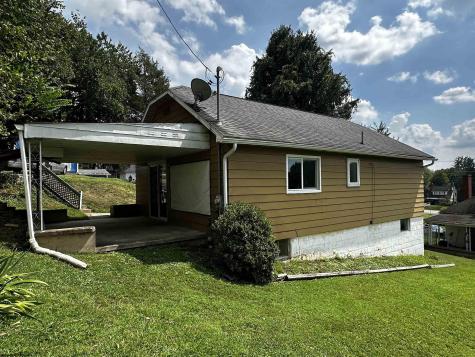 913 Fleming Avenue Fairmont WV 26554