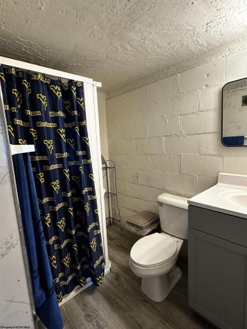 913 Fleming Avenue Fairmont WV 26554