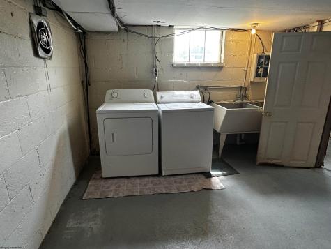 913 Fleming Avenue Fairmont WV 26554