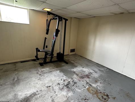 913 Fleming Avenue Fairmont WV 26554