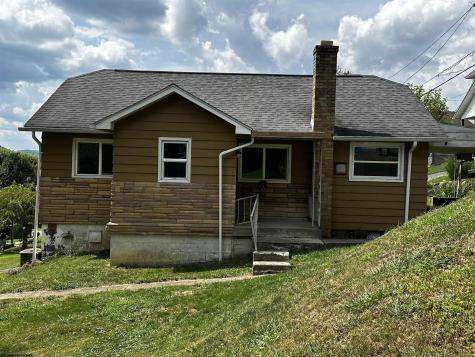 913 Fleming Avenue Fairmont WV 26554