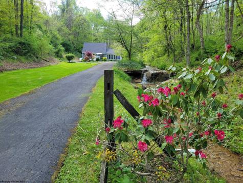 402 Nutter Run Road Clarksburg WV 26301-4472
