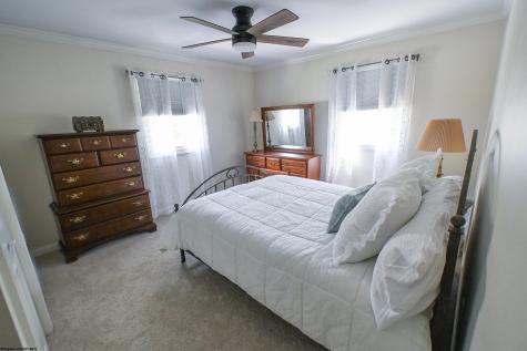 1337 Dogwood Avenue Morgantown WV 26505-2307