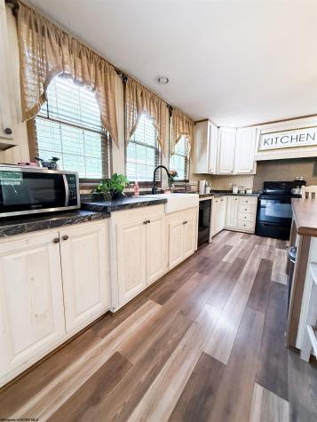 17 Union Drive Hambleton WV 26287