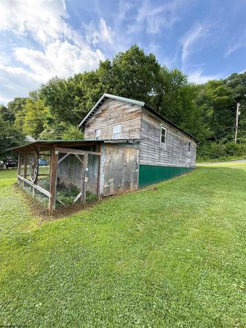 17 Union Drive Hambleton WV 26287