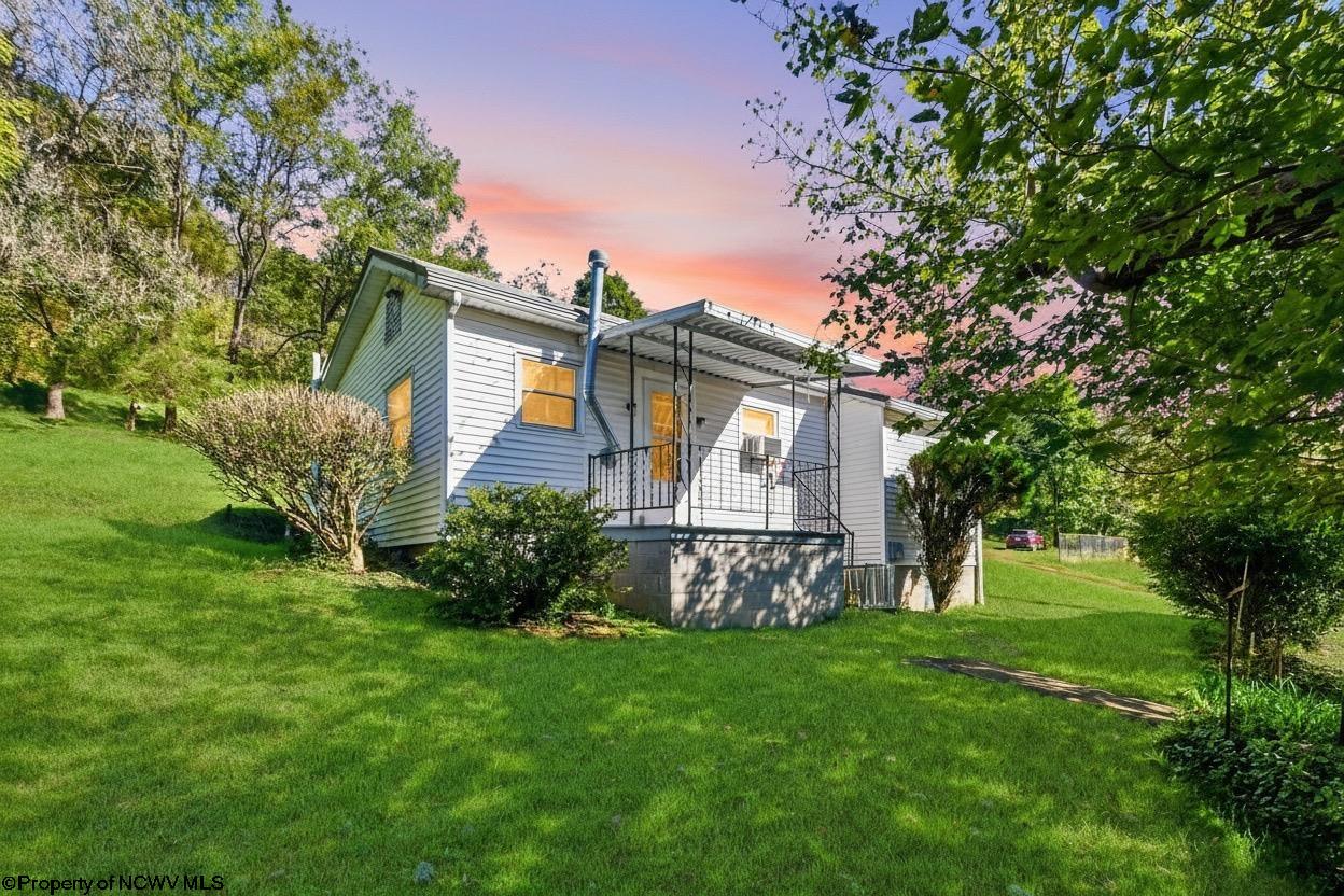 251 Pearl Felton Lane Grafton WV 26354
