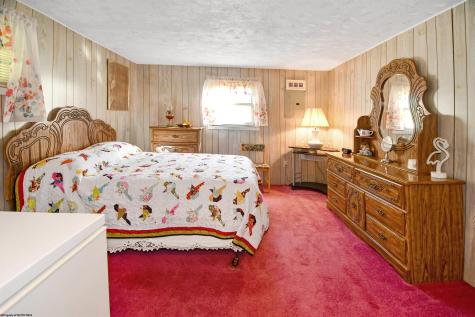 251 Pearl Felton Lane Grafton WV 26354