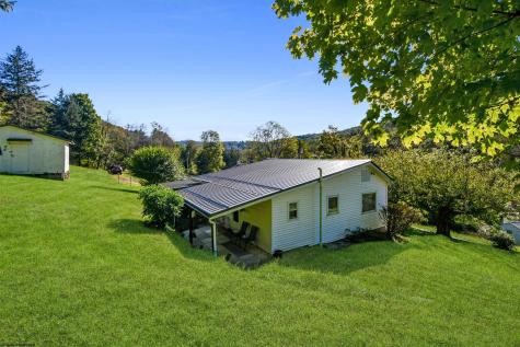251 Pearl Felton Lane Grafton WV 26354
