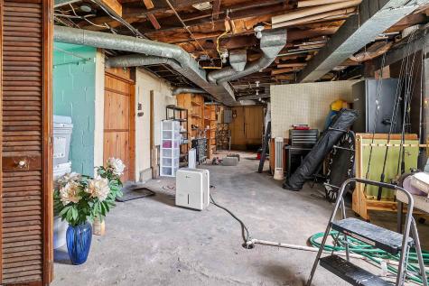313 New York Avenue Westover WV 26501