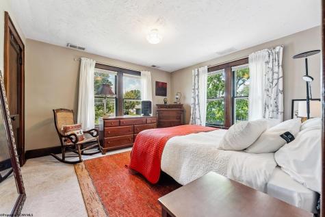 107 Ridgeley Road Morgantown WV 26505