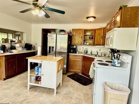 669 W Hill Road Grafton WV 26354