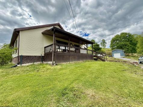 669 W Hill Road Grafton WV 26354