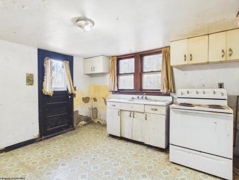 202 Hampton Road Fairmont WV 26554
