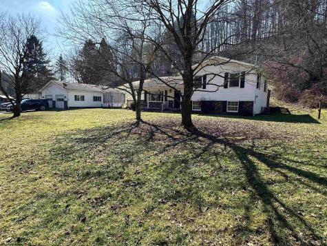 79 Punkin Center Road Fairview WV 26570