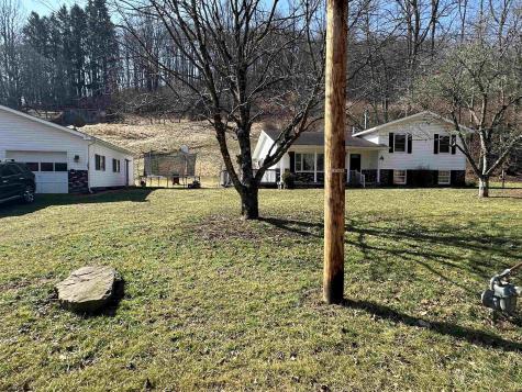 79 Punkin Center Road Fairview WV 26570