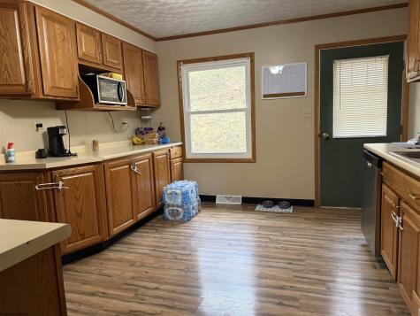 79 Punkin Center Road Fairview WV 26570