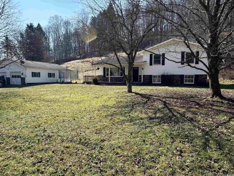 79 Punkin Center Road Fairview WV 26570