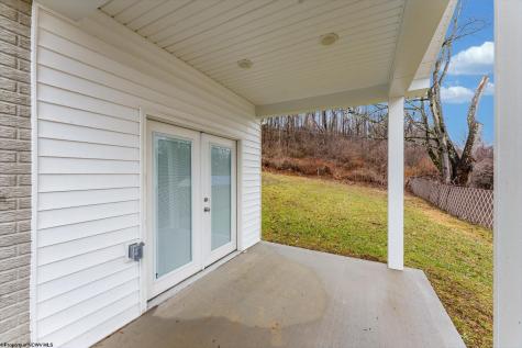 83 Warm Hollow Road Morgantown WV 26508
