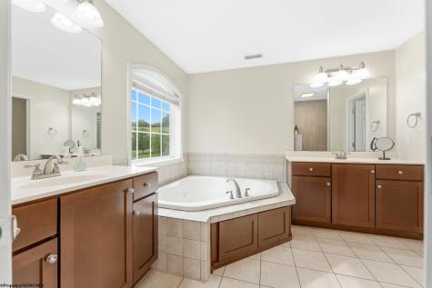 39 Bancroft Court Bridgeport WV 26330