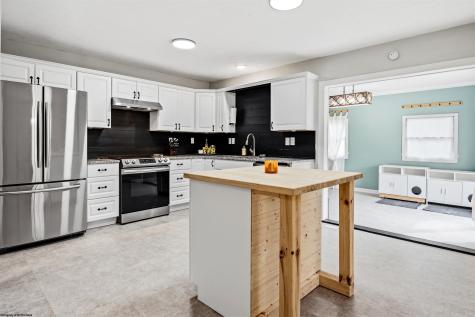 1102 Deerfield Drive Fairmont WV 26554