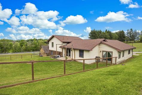 1102 Deerfield Drive Fairmont WV 26554