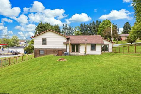 1102 Deerfield Drive Fairmont WV 26554